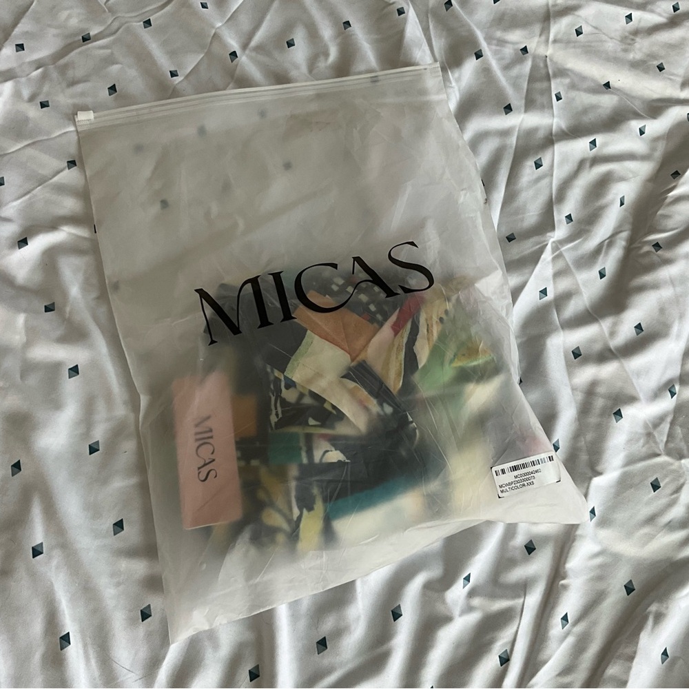▪️NWT Micas straight leg floral trousers▪️ - Picture 3 of 4